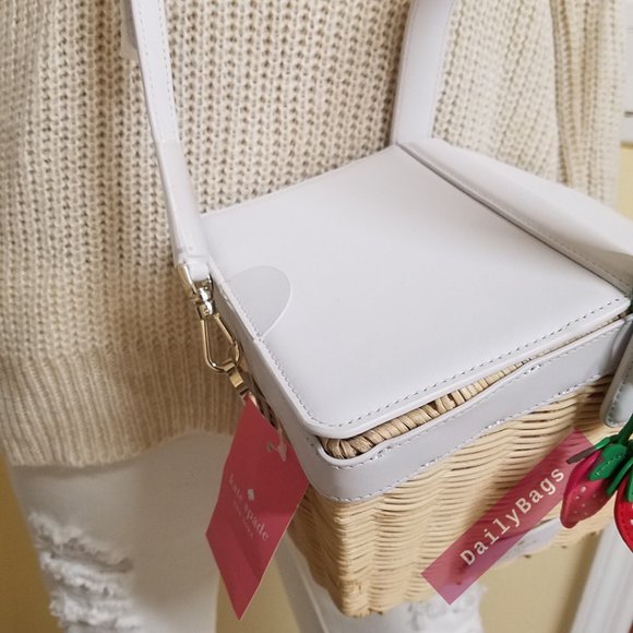 NWT KATE SPADE 100% AUTHENTIC PICNIC IN THE BASKET PARK STRAWBERRY PINK WHITE - Picture 5 of 10